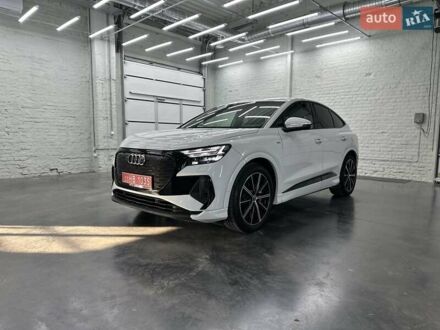Ауди Q4 Sportback e-tron 2023 в Луцке на Automoto.ua Белый Ауди Q4 Sportback e-tron, объемом двигателя 0 л и пробегом 4 тыс. км за 33447 $, фото 1 на Automoto.ua