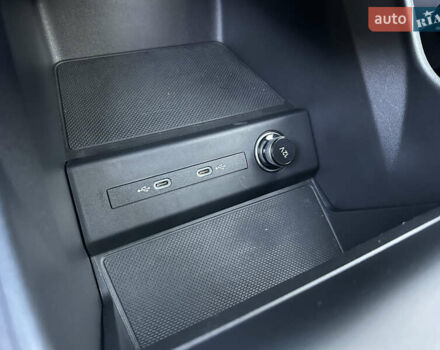 Черный Ауди Q4 Sportback e-tron, объемом двигателя 0 л и пробегом 70 тыс. км за 32000 $, фото 56 на Automoto.ua