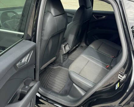 Черный Ауди Q4 Sportback e-tron, объемом двигателя 0 л и пробегом 22 тыс. км за 26666 $, фото 18 на Automoto.ua