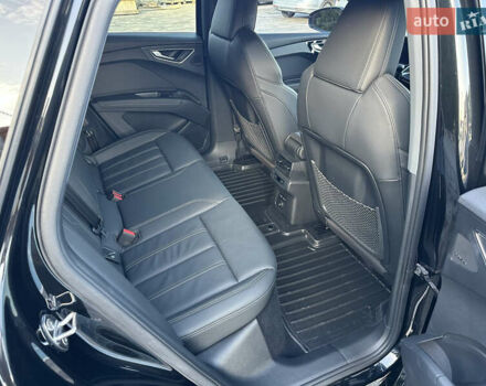Черный Ауди Q4 Sportback e-tron, объемом двигателя 0 л и пробегом 70 тыс. км за 32000 $, фото 72 на Automoto.ua