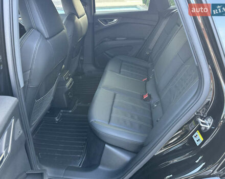 Черный Ауди Q4 Sportback e-tron, объемом двигателя 0 л и пробегом 70 тыс. км за 32000 $, фото 65 на Automoto.ua