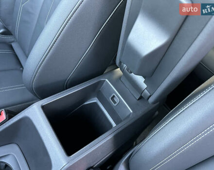 Черный Ауди Q4 Sportback e-tron, объемом двигателя 0 л и пробегом 70 тыс. км за 32000 $, фото 60 на Automoto.ua