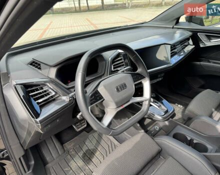 Черный Ауди Q4 Sportback e-tron, объемом двигателя 0 л и пробегом 22 тыс. км за 26666 $, фото 20 на Automoto.ua