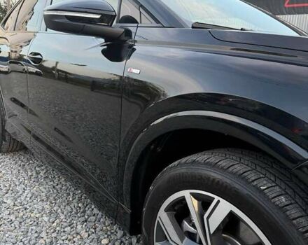 Чорний Ауді Q4 Sportback e-tron, об'ємом двигуна 0 л та пробігом 6 тис. км за 37600 $, фото 5 на Automoto.ua