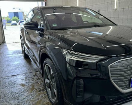 Черный Ауди Q4 Sportback e-tron, объемом двигателя 0 л и пробегом 6 тыс. км за 31500 $, фото 2 на Automoto.ua