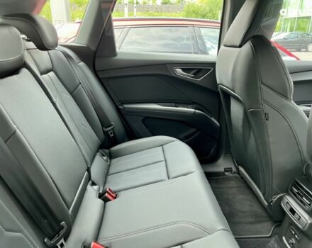 Ауди Q4 Sportback e-tron, объемом двигателя 0 л и пробегом 2 тыс. км за 74120 $, фото 4 на Automoto.ua