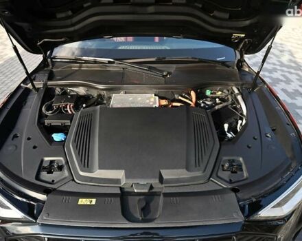 Ауді Q4 Sportback e-tron, об'ємом двигуна 0 л та пробігом 65 тис. км за 41288 $, фото 23 на Automoto.ua