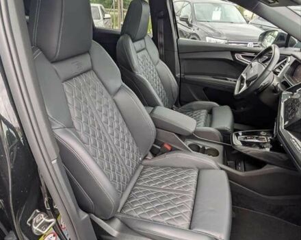 Ауди Q4 Sportback e-tron, объемом двигателя 0 л и пробегом 96 тыс. км за 33850 $, фото 12 на Automoto.ua