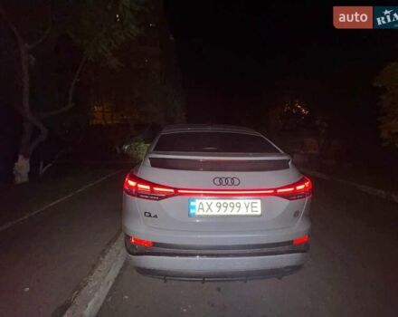 Сірий Ауді Q4 Sportback e-tron, об'ємом двигуна 0 л та пробігом 24 тис. км за 34500 $, фото 2 на Automoto.ua