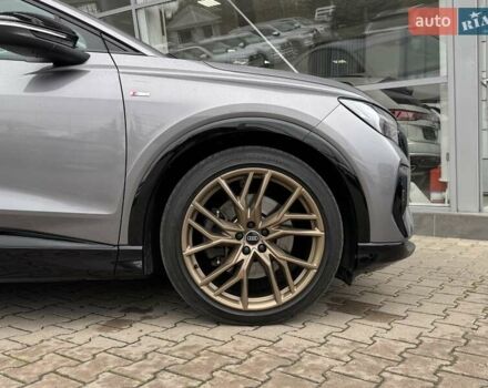 Серый Ауди Q4 Sportback e-tron, объемом двигателя 0 л и пробегом 70 тыс. км за 33990 $, фото 7 на Automoto.ua