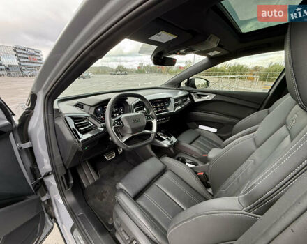 Серый Ауди Q4 Sportback e-tron, объемом двигателя 0 л и пробегом 82 тыс. км за 33000 $, фото 13 на Automoto.ua