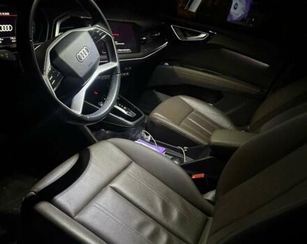 Сірий Ауді Q4 Sportback e-tron, об'ємом двигуна 0 л та пробігом 24 тис. км за 34500 $, фото 4 на Automoto.ua