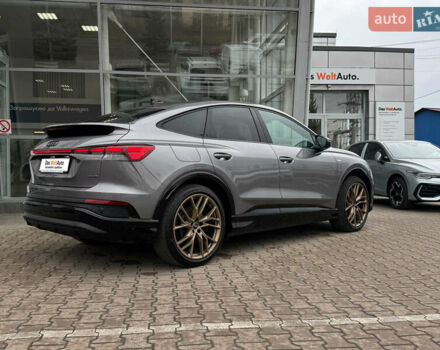 Серый Ауди Q4 Sportback e-tron, объемом двигателя 0 л и пробегом 70 тыс. км за 33990 $, фото 5 на Automoto.ua