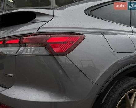 Серый Ауди Q4 Sportback e-tron, объемом двигателя 0 л и пробегом 70 тыс. км за 33990 $, фото 6 на Automoto.ua