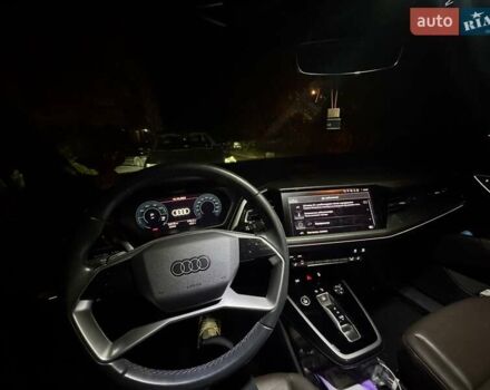 Сірий Ауді Q4 Sportback e-tron, об'ємом двигуна 0 л та пробігом 24 тис. км за 34500 $, фото 3 на Automoto.ua