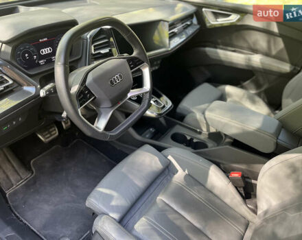 Серый Ауди Q4 Sportback e-tron, объемом двигателя 0 л и пробегом 25 тыс. км за 36000 $, фото 11 на Automoto.ua