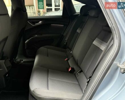 Сірий Ауді Q4 Sportback e-tron, об'ємом двигуна 0 л та пробігом 149 тис. км за 24900 $, фото 24 на Automoto.ua