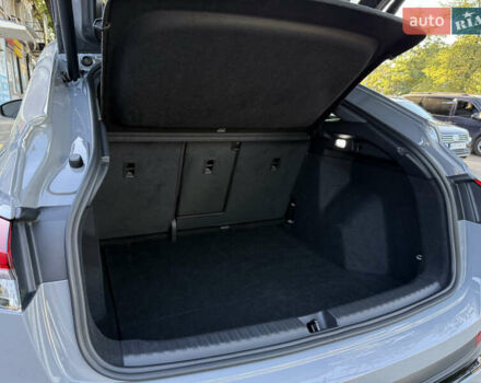 Серый Ауди Q4 Sportback e-tron, объемом двигателя 0 л и пробегом 7 тыс. км за 37000 $, фото 70 на Automoto.ua