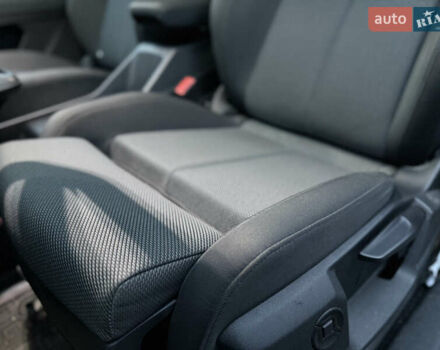 Серый Ауди Q4 Sportback e-tron, объемом двигателя 0 л и пробегом 43 тыс. км за 27999 $, фото 7 на Automoto.ua