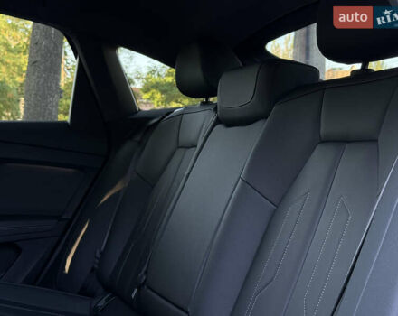 Серый Ауди Q4 Sportback e-tron, объемом двигателя 0 л и пробегом 7 тыс. км за 37000 $, фото 63 на Automoto.ua