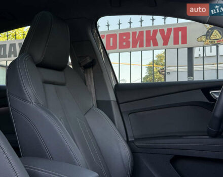 Серый Ауди Q4 Sportback e-tron, объемом двигателя 0 л и пробегом 7 тыс. км за 37000 $, фото 54 на Automoto.ua
