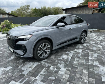 Сірий Ауді Q4 Sportback e-tron, об'ємом двигуна 0 л та пробігом 31 тис. км за 30800 $, фото 12 на Automoto.ua