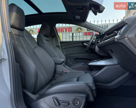Серый Ауди Q4 Sportback e-tron, объемом двигателя 0 л и пробегом 7 тыс. км за 37000 $, фото 52 на Automoto.ua