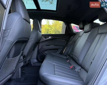 Серый Ауди Q4 Sportback e-tron, объемом двигателя 0 л и пробегом 7 тыс. км за 37000 $, фото 60 на Automoto.ua