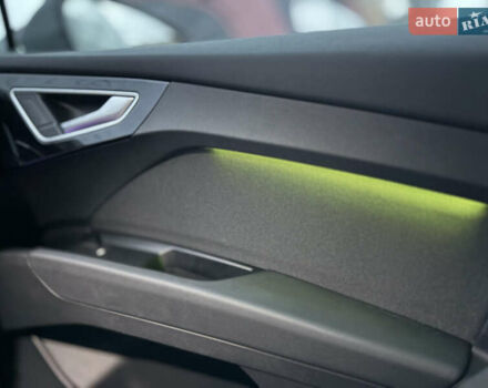 Серый Ауди Q4 Sportback e-tron, объемом двигателя 0 л и пробегом 43 тыс. км за 27999 $, фото 34 на Automoto.ua