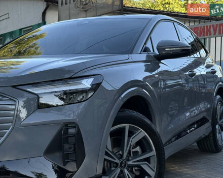 Серый Ауди Q4 Sportback e-tron, объемом двигателя 0 л и пробегом 7 тыс. км за 37000 $, фото 3 на Automoto.ua