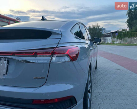 Сірий Ауді Q4 Sportback e-tron, об'ємом двигуна 0 л та пробігом 18 тис. км за 33999 $, фото 8 на Automoto.ua