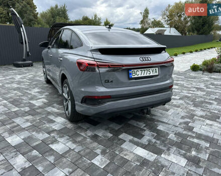 Сірий Ауді Q4 Sportback e-tron, об'ємом двигуна 0 л та пробігом 31 тис. км за 30800 $, фото 7 на Automoto.ua