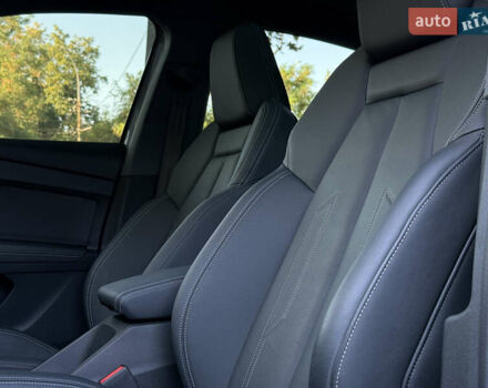 Серый Ауди Q4 Sportback e-tron, объемом двигателя 0 л и пробегом 7 тыс. км за 37000 $, фото 24 на Automoto.ua