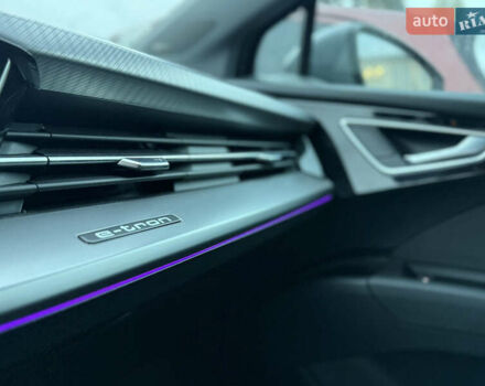 Серый Ауди Q4 Sportback e-tron, объемом двигателя 0 л и пробегом 43 тыс. км за 27999 $, фото 20 на Automoto.ua