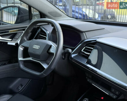 Серый Ауди Q4 Sportback e-tron, объемом двигателя 0 л и пробегом 7 тыс. км за 37000 $, фото 57 на Automoto.ua