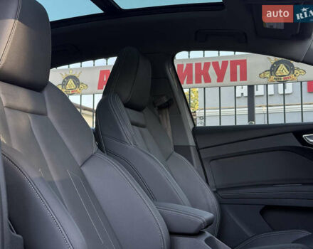 Серый Ауди Q4 Sportback e-tron, объемом двигателя 0 л и пробегом 7 тыс. км за 37000 $, фото 53 на Automoto.ua