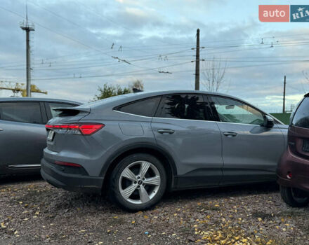 Серый Ауди Q4 Sportback e-tron, объемом двигателя 0 л и пробегом 43 тыс. км за 27999 $, фото 55 на Automoto.ua
