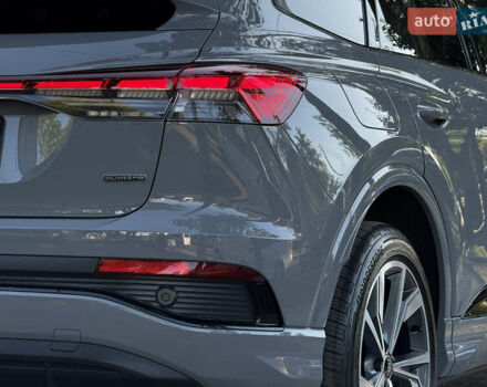 Серый Ауди Q4 Sportback e-tron, объемом двигателя 0 л и пробегом 7 тыс. км за 37000 $, фото 21 на Automoto.ua