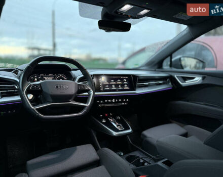Серый Ауди Q4 Sportback e-tron, объемом двигателя 0 л и пробегом 43 тыс. км за 27999 $, фото 4 на Automoto.ua