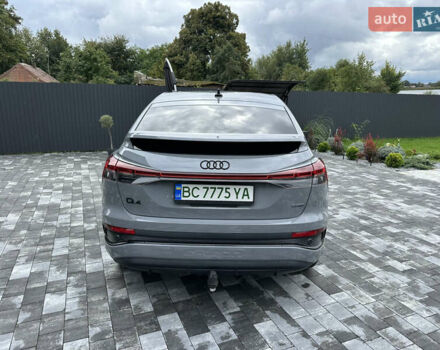 Сірий Ауді Q4 Sportback e-tron, об'ємом двигуна 0 л та пробігом 31 тис. км за 30800 $, фото 6 на Automoto.ua
