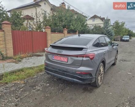 Серый Ауди Q4 Sportback e-tron, объемом двигателя 0 л и пробегом 27 тыс. км за 38000 $, фото 5 на Automoto.ua