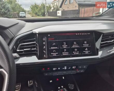Серый Ауди Q4 Sportback e-tron, объемом двигателя 0 л и пробегом 27 тыс. км за 38000 $, фото 20 на Automoto.ua