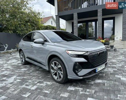 Серый Ауди Q4 Sportback e-tron, объемом двигателя 0 л и пробегом 31 тыс. км за 30800 $, фото 1 на Automoto.ua