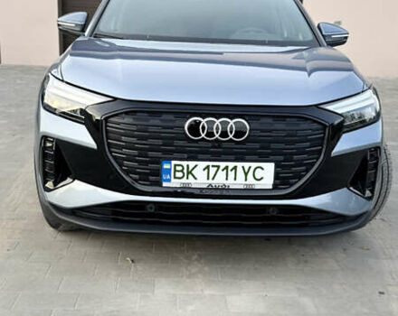 Синий Ауди Q4 Sportback e-tron, объемом двигателя 0 л и пробегом 37 тыс. км за 31900 $, фото 47 на Automoto.ua