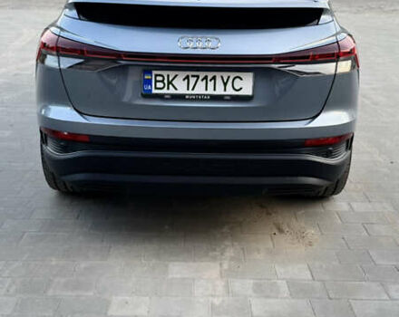 Синий Ауди Q4 Sportback e-tron, объемом двигателя 0 л и пробегом 37 тыс. км за 31900 $, фото 10 на Automoto.ua
