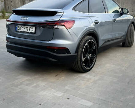 Синий Ауди Q4 Sportback e-tron, объемом двигателя 0 л и пробегом 37 тыс. км за 31900 $, фото 11 на Automoto.ua