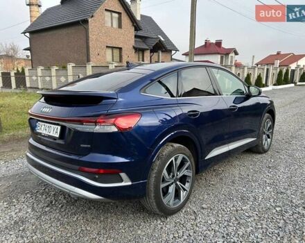 Синий Ауди Q4 Sportback e-tron, объемом двигателя 0 л и пробегом 19 тыс. км за 37999 $, фото 3 на Automoto.ua
