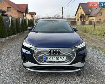 Синий Ауди Q4 Sportback e-tron, объемом двигателя 0 л и пробегом 19 тыс. км за 37999 $, фото 1 на Automoto.ua