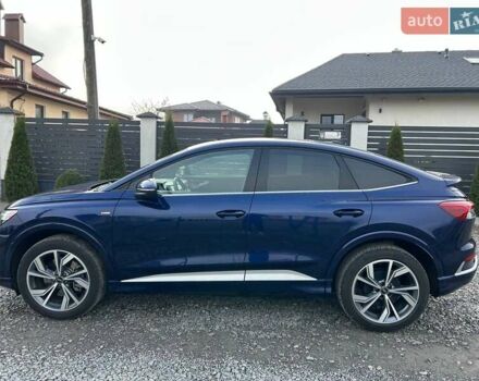 Синий Ауди Q4 Sportback e-tron, объемом двигателя 0 л и пробегом 19 тыс. км за 37999 $, фото 5 на Automoto.ua