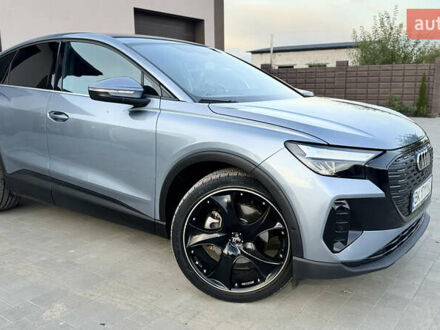 Синий Ауди Q4 Sportback e-tron, объемом двигателя 0 л и пробегом 37 тыс. км за 31900 $, фото 1 на Automoto.ua